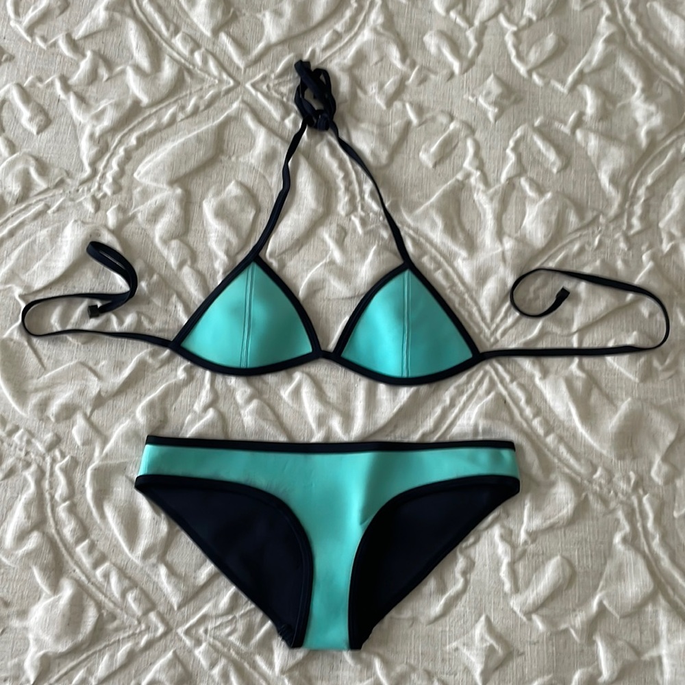 TRIANGL Swim Set